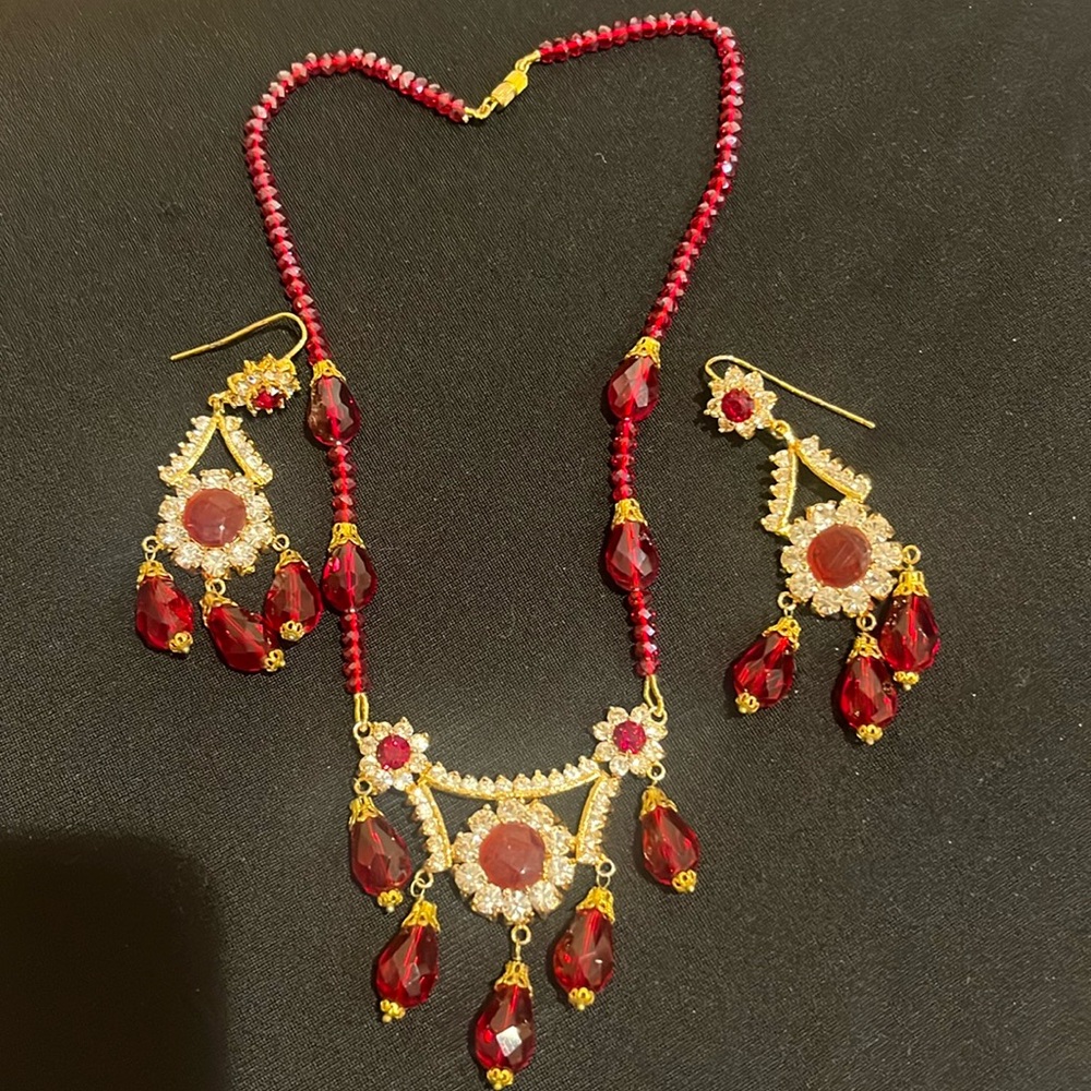 Preloved Red Necklace & Earrings